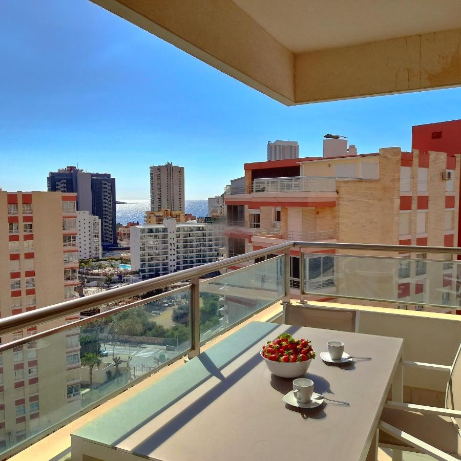 Parque Torre Sol Boutique Apartment 12 Floor , Free Parking, Wi-Fi, Pool, Appartement Benidorm